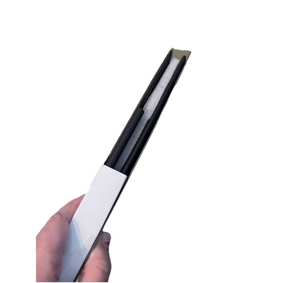 Nook Solid Black Smart Keyboard Cover For Nook Tablet 10.1 With Stand Brand New - Picture 3 of 4